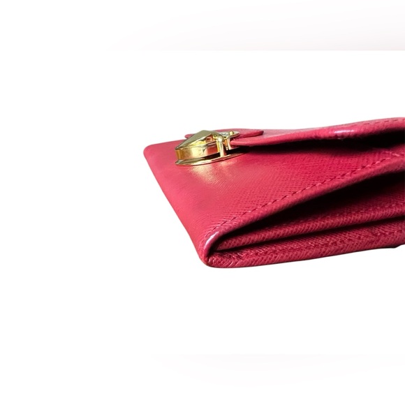 Prada Red Saffiano Tuc Leather Pushlock
Continental Flap Wallet With Box/dustbag - Picture 11 of 11